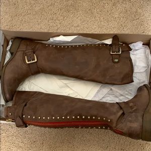 Steve Madden Leather Red Zipper Tall Boots New